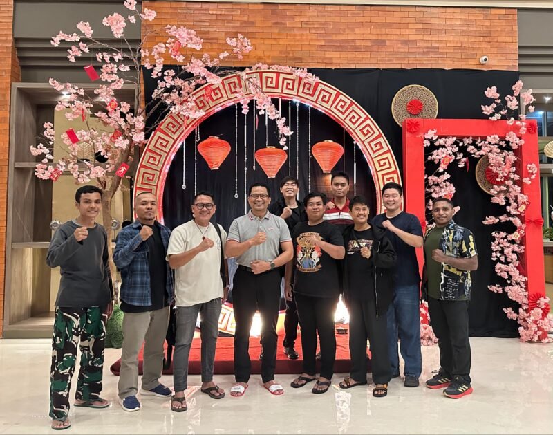 Pemuda Katolik Cirebon bersama dengan komunitas lokal pimpin gerakan Revolusi Sampah di wilayahnya. (Foto: Istimewa).