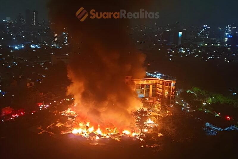 Kebakaran kembali terjadi di pemukiman padat Kemayoran. (Foto: istimewa).