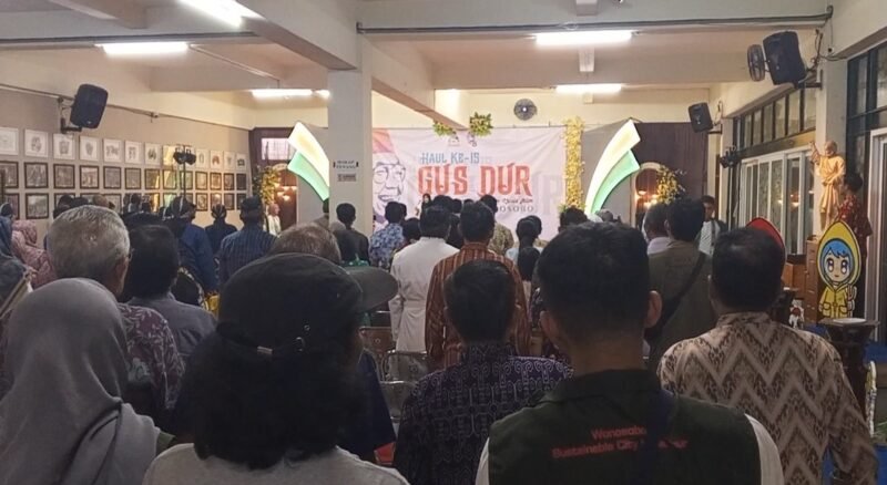 Haul ke-15 Gus Dur yang diselenggarakan oleh Gusdurian Wonosobo pada Sabtu (25/1/2025) di Aula Gereja Santo Paulus menjadi momentum penting untuk memperkuat solidaritas lintas agama. (Foto: Suara Realitas).