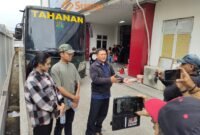 Udin saat Diwawancarai soal sidang praperadilan di Pengadilan Negeri Jakarta Utara. (Foto: news.devilo.co).