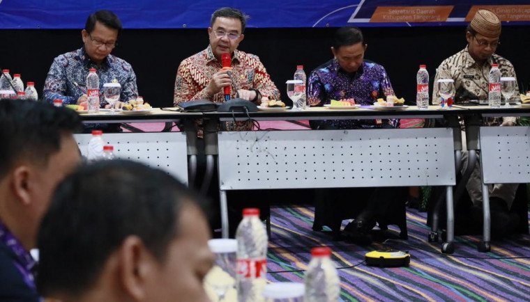 Sekda menegaskan, digitalisasi merupakan langkah strategis untuk mempercepat dan mempermudah akses layanan kependudukan bagi masyarakat.(foto:istimewa)