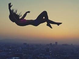 Ilustrasi wanita tewas usai terjun bebas. (Foto: Istimewa).