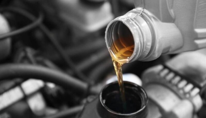 Ilustrasi oli palsu yang diduga kebal hukum dan bebas dari pantauan aparat penegak hukum. (Foto: Dok.Istimewa).