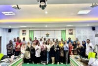 Tim penulis mahasiswa program Doktor FKM UNHAS. (Foto: news.devilo.co).
