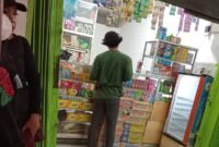 TERPANTAU: kios yang berkedok toko kelontong dengan leluasa menjual pil haram tanpa nomor izin edar. (Foto: Ekslusif news.devilo.co).