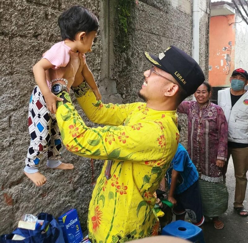 POTRET: Lurah Kembangan Selatan, RM Pradana Putra di Hari Anak Nasional 2025. (Foto: Istimewa).