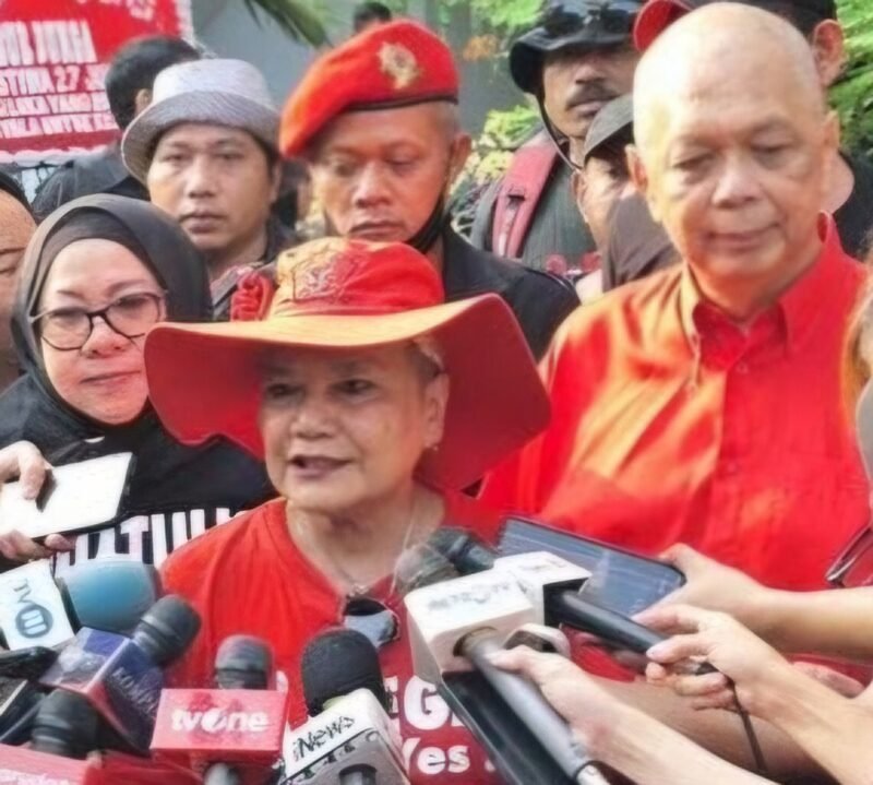 POTRET: Ketua DPP PDIP, Ribka Tjiptaning saat memberikan keterangan kepada wartawan di kantor pusat DPP PDIP, Jakarta Pusat. (Foto: ANTARA/Fianda Sjofjan Rassat).