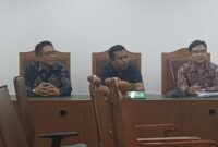 POTRET: berjiwa besar dalam menjaga hubungan baik, Ketum HCB melalui kuasa hukumnya mencabut gugatan Wanprestasi FH BUMN di hadapan Majelis Hakim PN Jakpus. (Foto: Istimewa).