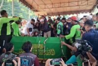 POTRET: prosesi pemakaman pengemudi ojek online dalam tragedi demo 28 Agustus 2025. (Foto: Istimewa).