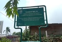 POTRET: papan plang tanah milik Pemprov DKI Jakarta c.q Dinas Pertamanan dan Hutan Kota. (Foto: news.devilo.co)