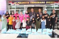 Polresta Tangerang menggelar kegiatan gowes, senam, dan bakti sosial (baksos) santunan anak yatim bareng wartawan, Jumat (24/10/2025). Kegiatan dilaksanakan sebagai bagian dari rangkaian Hari Jadi ke-74 Humas Polri yang mengusung tema 'Polisi Humanis Harapan Masyarakat'.