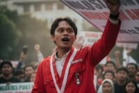 Ketua GMNI Kota Tangerang, Elwin Mendrofa, menilai pola seperti ini tak bisa lagi ditoleransi.“Festival rakyat berubah jadi proyek birokrat. Kalau sudah ada anggaran resmi, kenapa dinas lain masih keluar uang? Inspektorat harus turun tangan,” tegas Elwin, Rabu (12/11/2025).