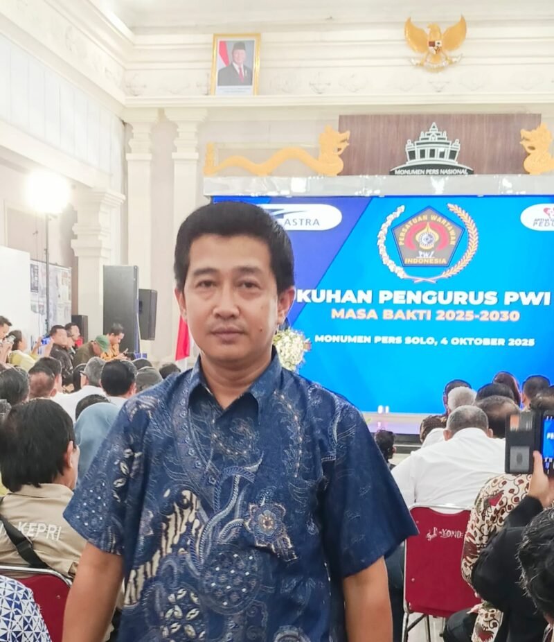 Sekretaris PWI Kota Tangsel (Tangerang Selatan) , Edy Riyadi, Kode Etik Jurnalistik adalah kompas moral sekaligus rambu profesional yang tak terpisahkan dari tugas seorang wartawan. Ia memaparkan beberapa poin esensial yang menjadi landasan utama dalam praktik jurnalisme