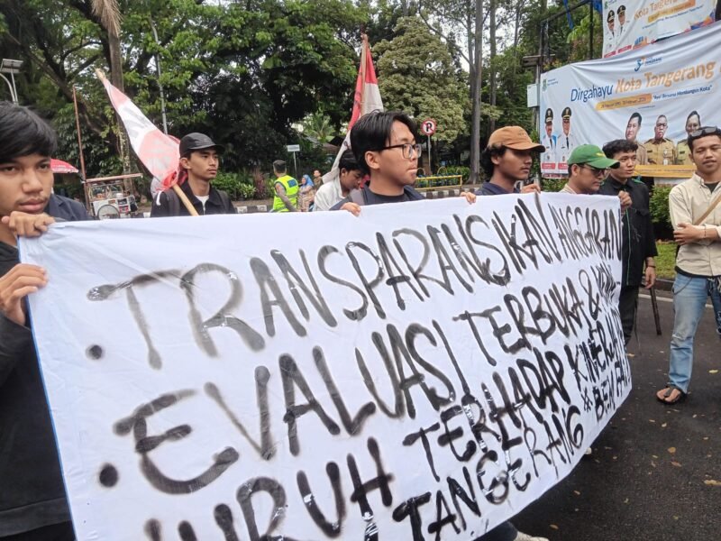 Koordinator FAM Tangerang, Akbar Ridho, menegaskan tema “Melayani Tanpa Henti” harus dibuktikan lewat capaian nyata.
“Banjir masih terjadi di Ciledug, Cipondoh, Karang Tengah, hingga Periuk.