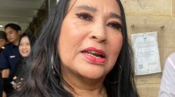 Neneng Anjarwati Hadiri Pemakaman Militer Try Sutrisno di TMP Kalibata